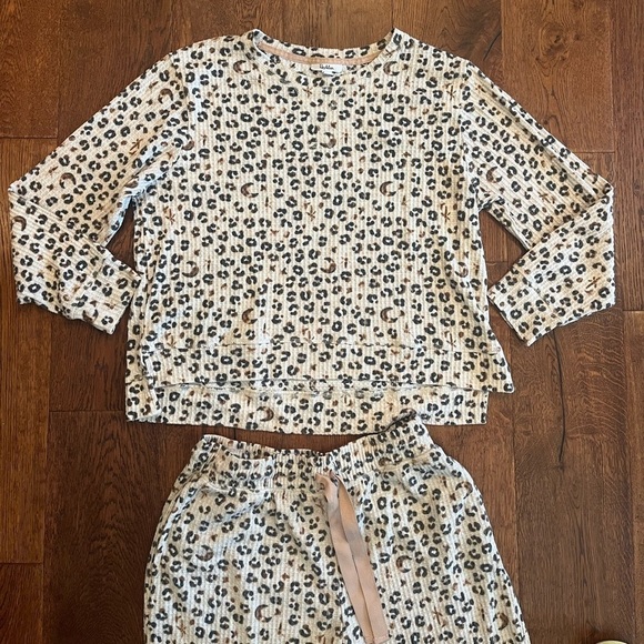 Roudelain Loungewear Pajama Set L Thermal Leopard Animal Print Cozy Luxe PJs - Picture 4 of 12
